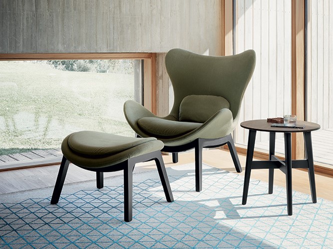 Poltrona Lazy Con Base In Legno Calligaris